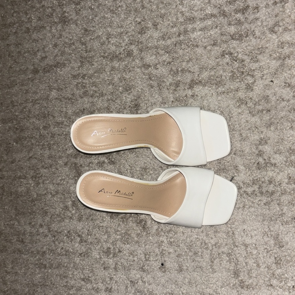 ANNE MICHELLE WHITE HEELS🩷🩷